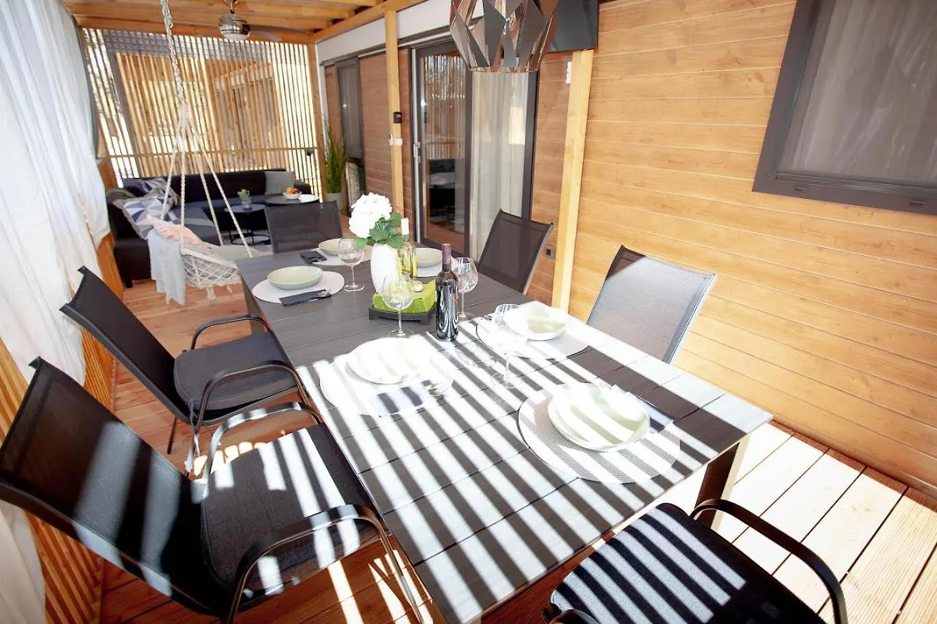 Mobile Home Ivana Biograd Na Moru